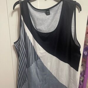 SHEIN Black and White Asymmetrical Sleeveless Tank Top